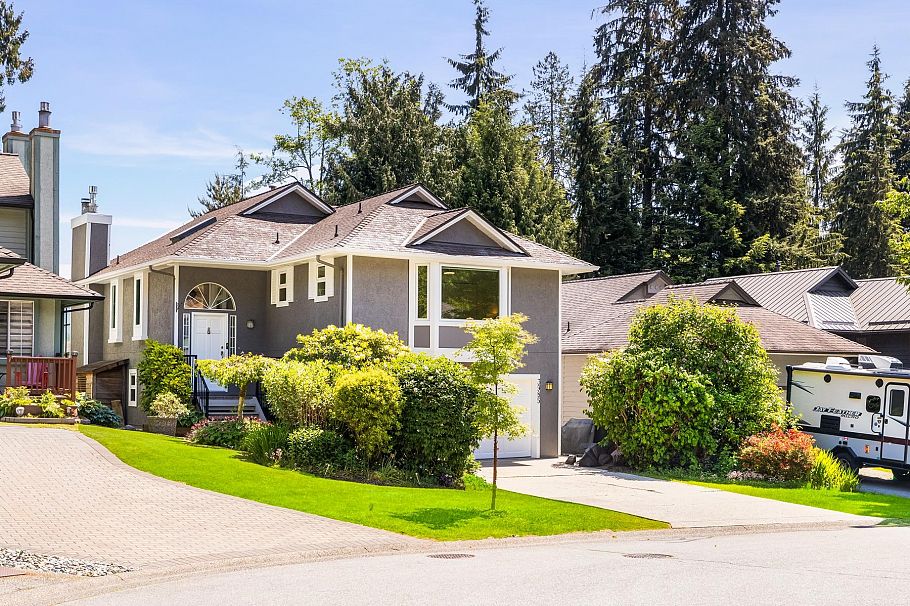 3985 Frames Place North Vancouver, BC - 38