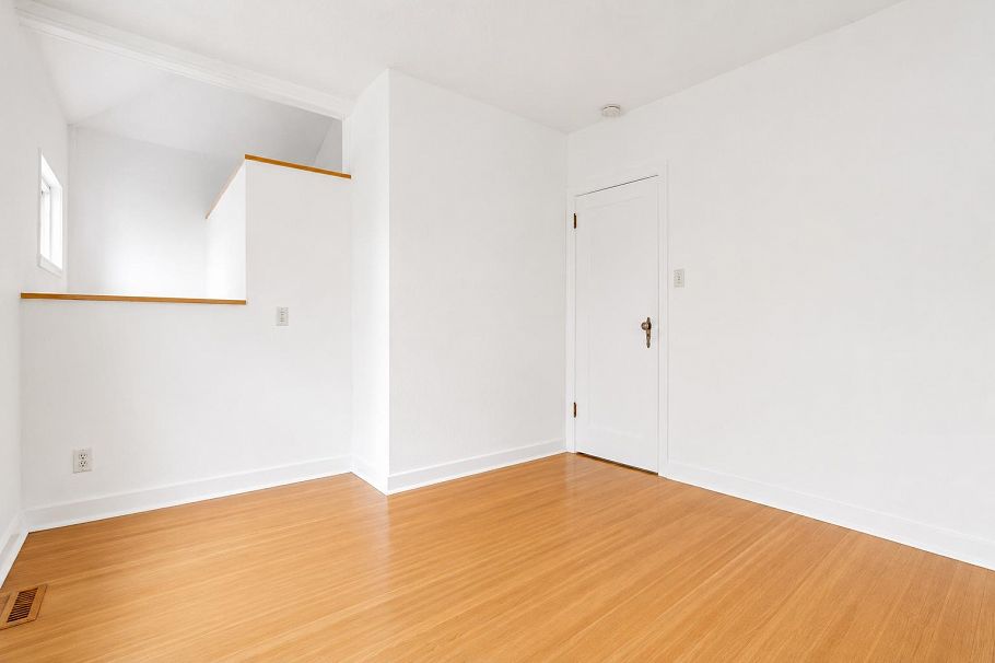 2305 W 3rd Avenue Vancouver, BC - 18