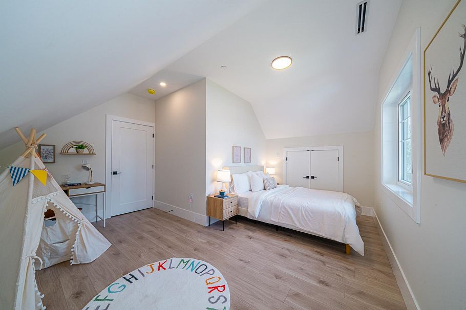 972 Park Drive Vancouver, BC - 22