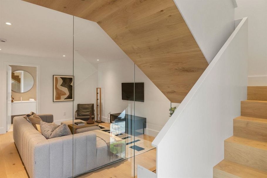 2 2830 Musqueamview Street Vancouver, BC - 14