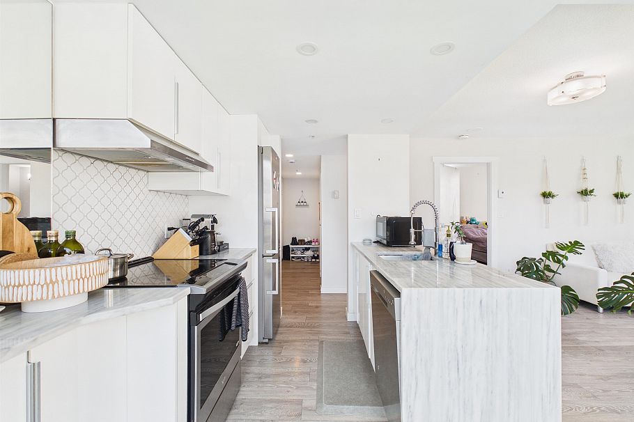 708 1188 Howe Street Vancouver, BC - 11