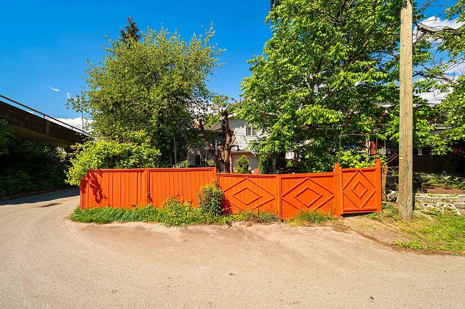 3446 William Street Vancouver, BC - 15