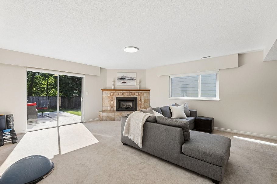 1256 Eastview Road North Vancouver, BC - 25