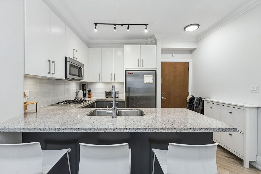 107 159 W 22nd Street North Vancouver, BC - 13