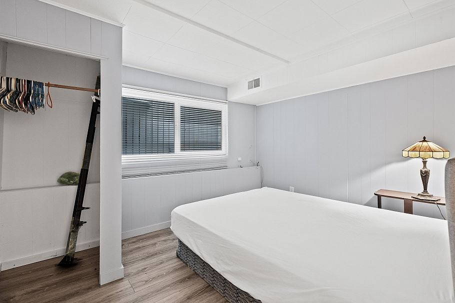 443-445 W Keith Road North Vancouver, BC - 29