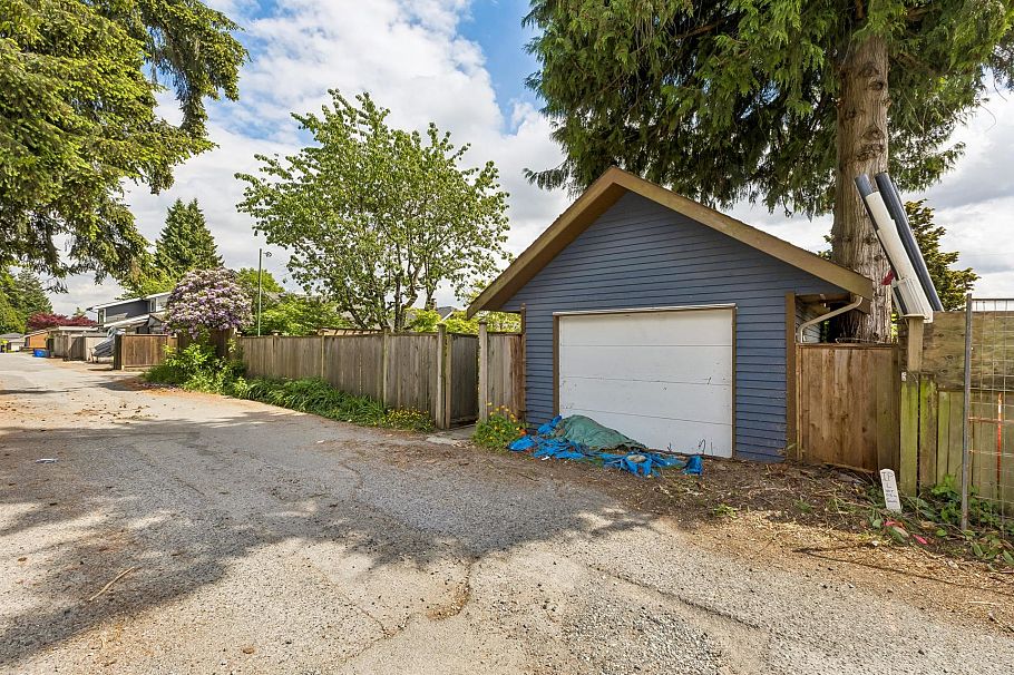534 E 7th Street North Vancouver, BC - 32