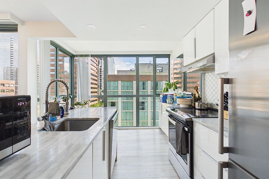 708 1188 Howe Street Vancouver, BC - 10