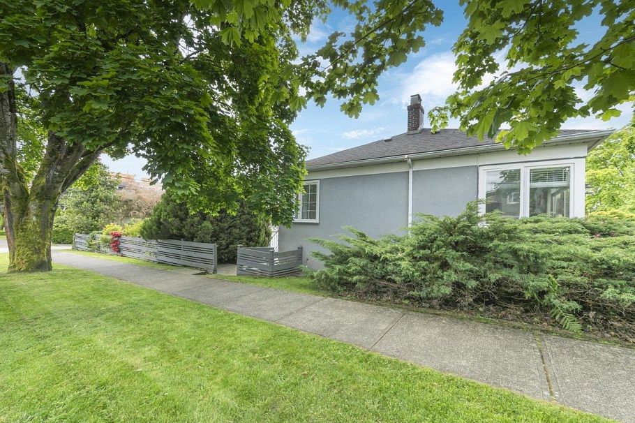 2506 W 15th Avenue Vancouver, BC - 28