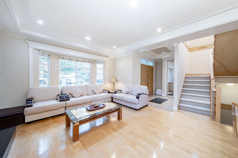260 W 63rd Avenue Vancouver, BC - 3