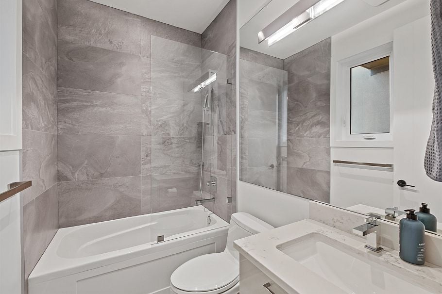 920 Melbourne Avenue North Vancouver, BC - 23