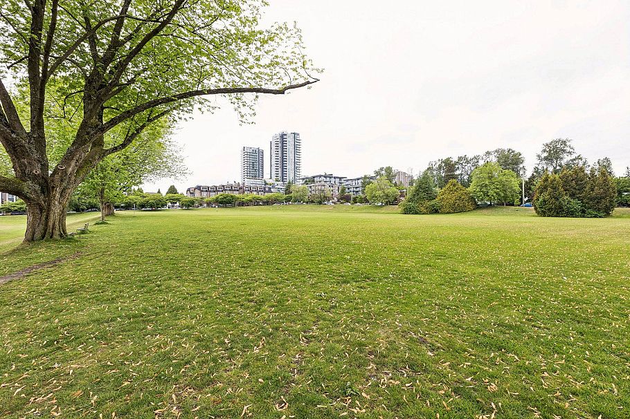 103 7580 Columbia Street Vancouver, BC - 18