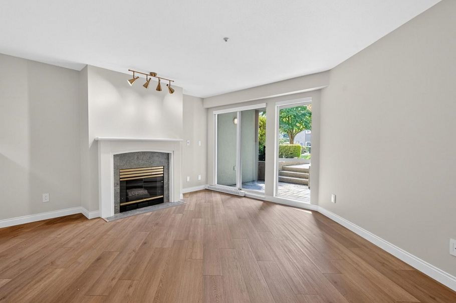 109 8460 Jellicoe Street Vancouver, BC - 4