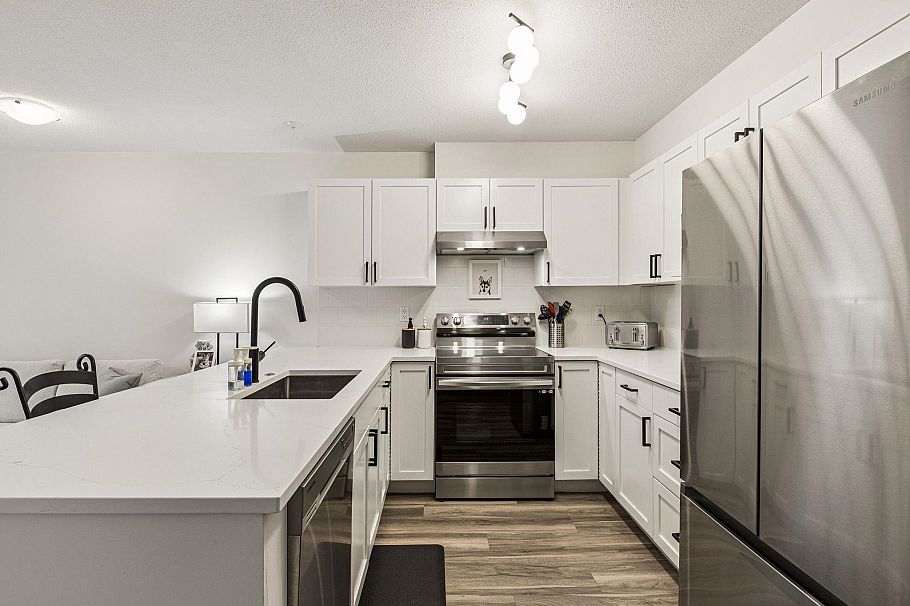 102 365 E 1st Street North Vancouver, BC - 9