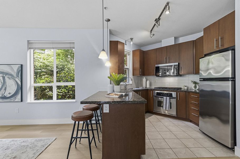 107 3551 Foster Avenue Vancouver, BC - 10