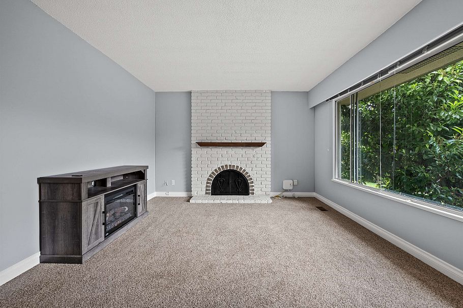 443-445 W Keith Road North Vancouver, BC - 35
