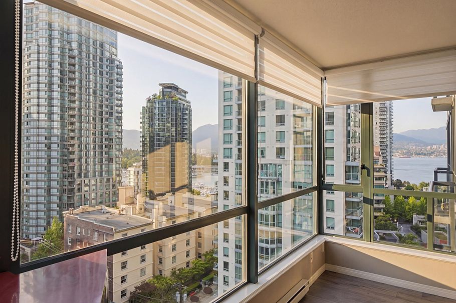 905 1239 W Georgia Street Vancouver, BC - 2