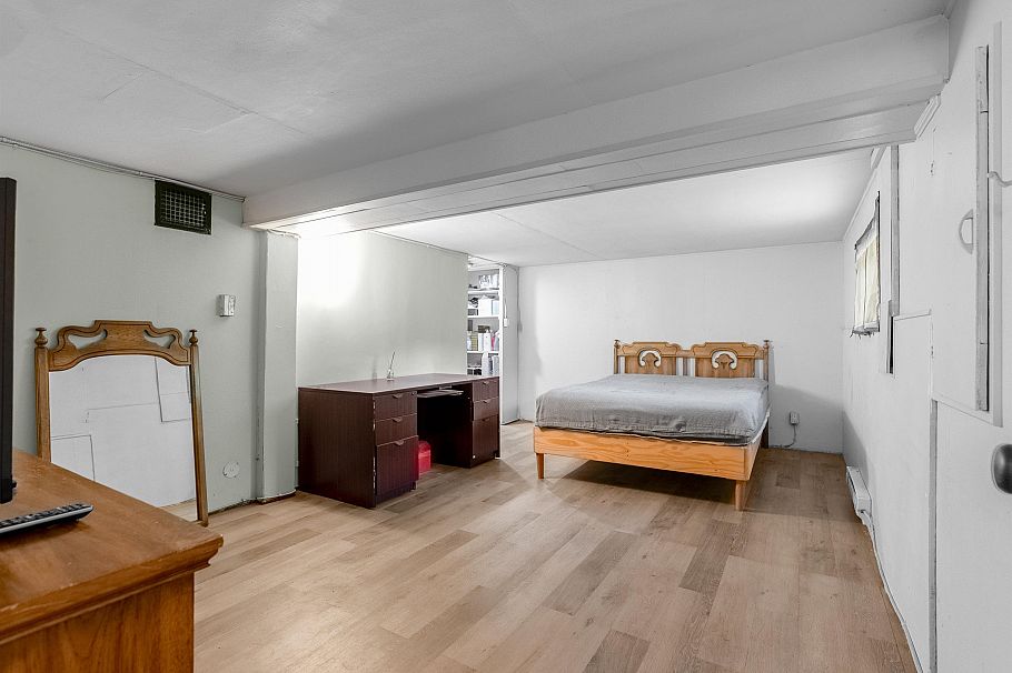 3425 W 8th Avenue Vancouver, BC - 24