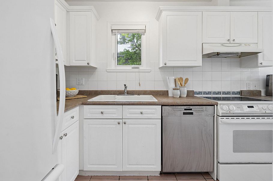 207 1518 Bowser Avenue North Vancouver, BC - 15