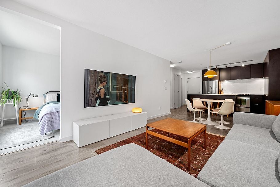 203 1677 Lloyd Avenue North Vancouver, BC - 4