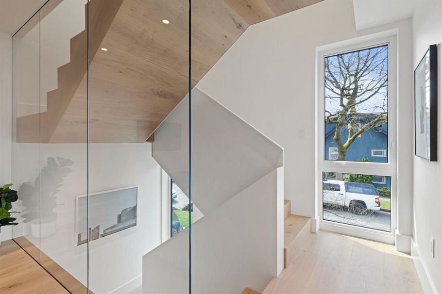 2 2830 Musqueamview Street Vancouver, BC - 18