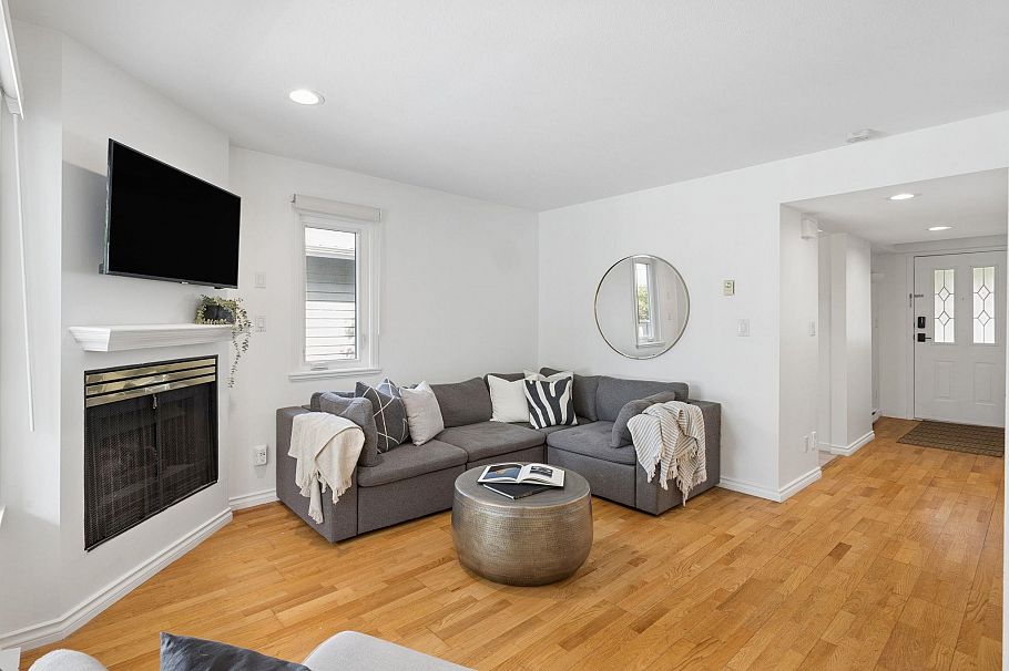 207 1518 Bowser Avenue North Vancouver, BC - 11