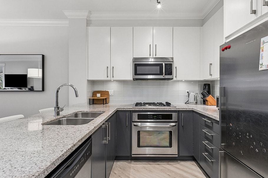 107 159 W 22nd Street North Vancouver, BC - 16