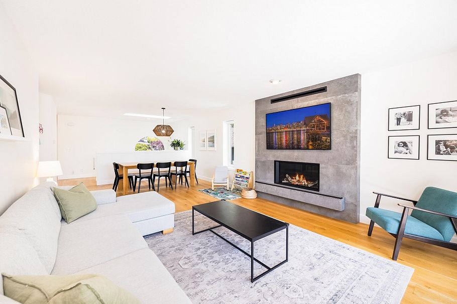 3985 Frames Place North Vancouver, BC - 17