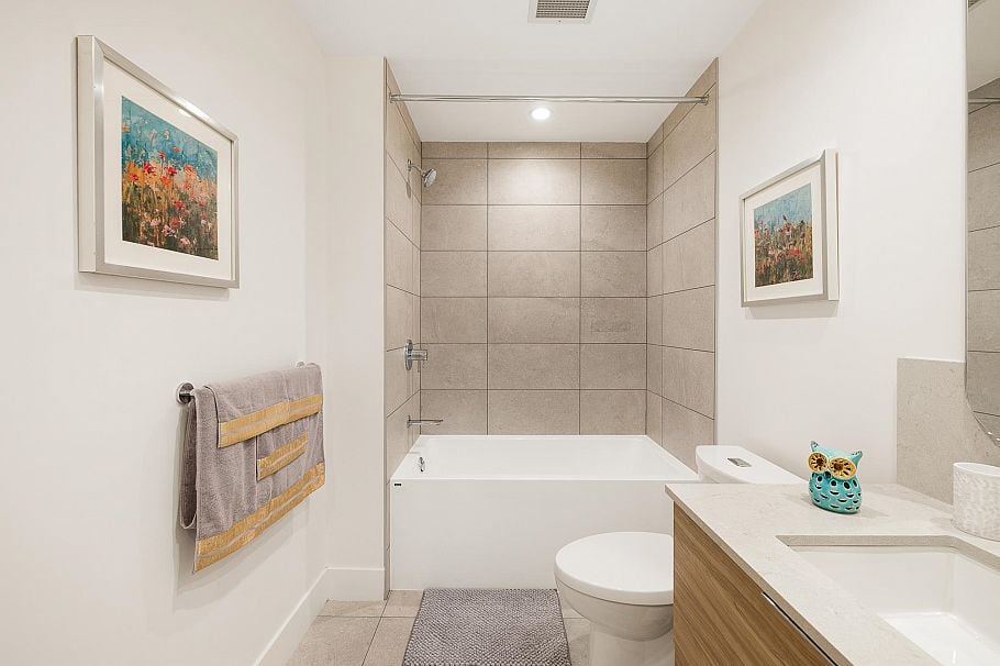 801 2325 Emery Court North Vancouver, BC - 32