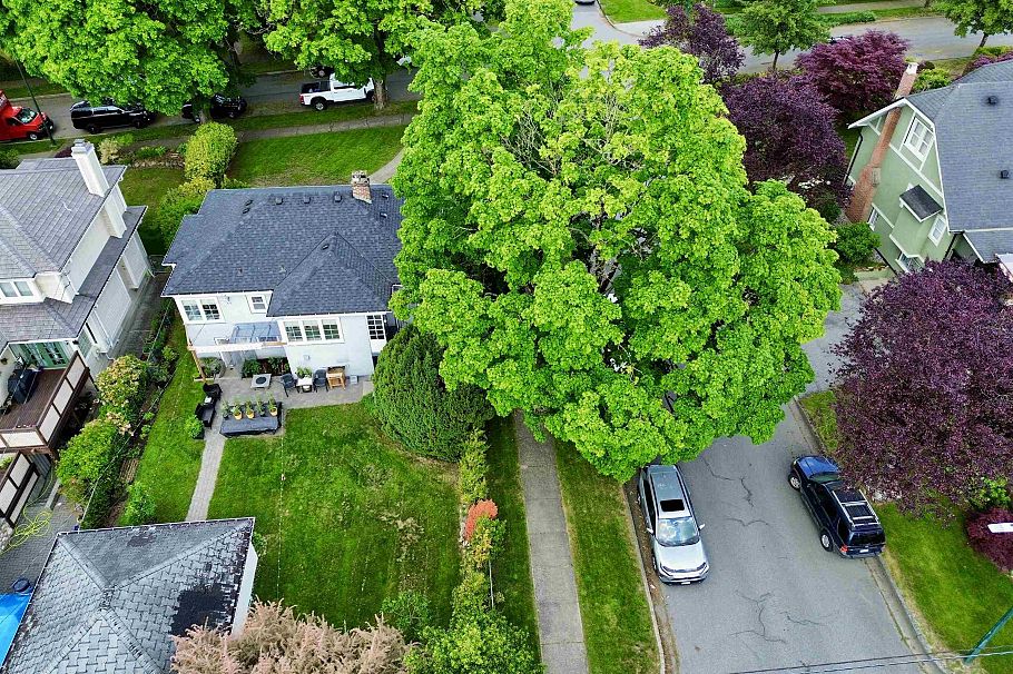 2506 W 15th Avenue Vancouver, BC - 39