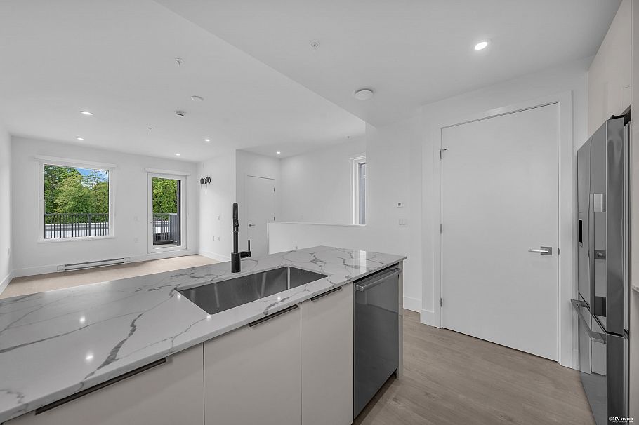 309 2250 E 1st Avenue Vancouver, BC - 2