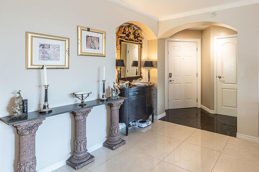 302 1520 Harwood Street Vancouver, BC - 4
