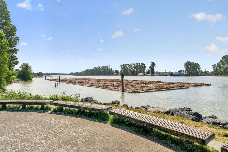 109 8460 Jellicoe Street Vancouver, BC - 19