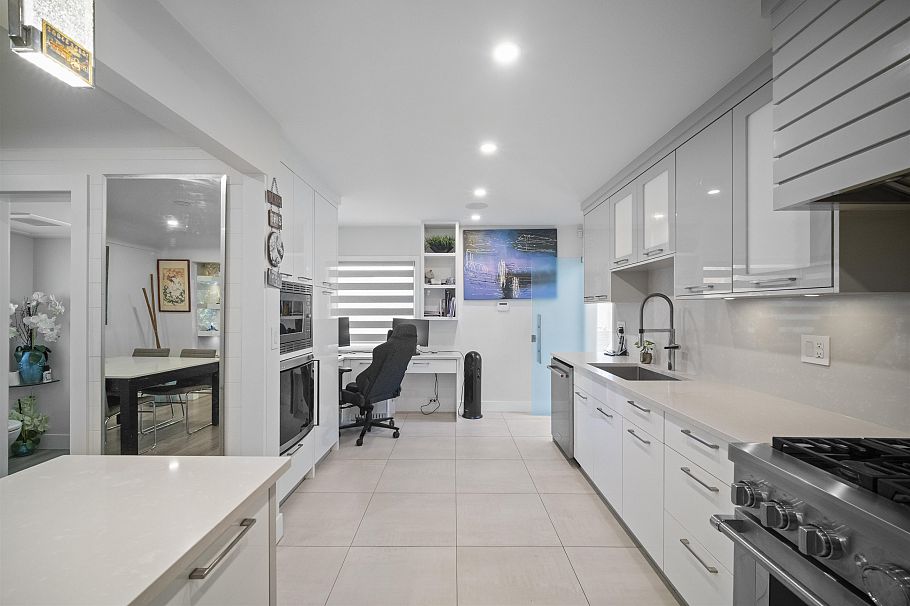 6978 Mckinnon Street Vancouver, BC - 5