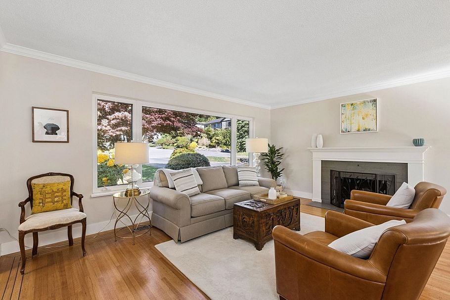 1256 Eastview Road North Vancouver, BC - 7