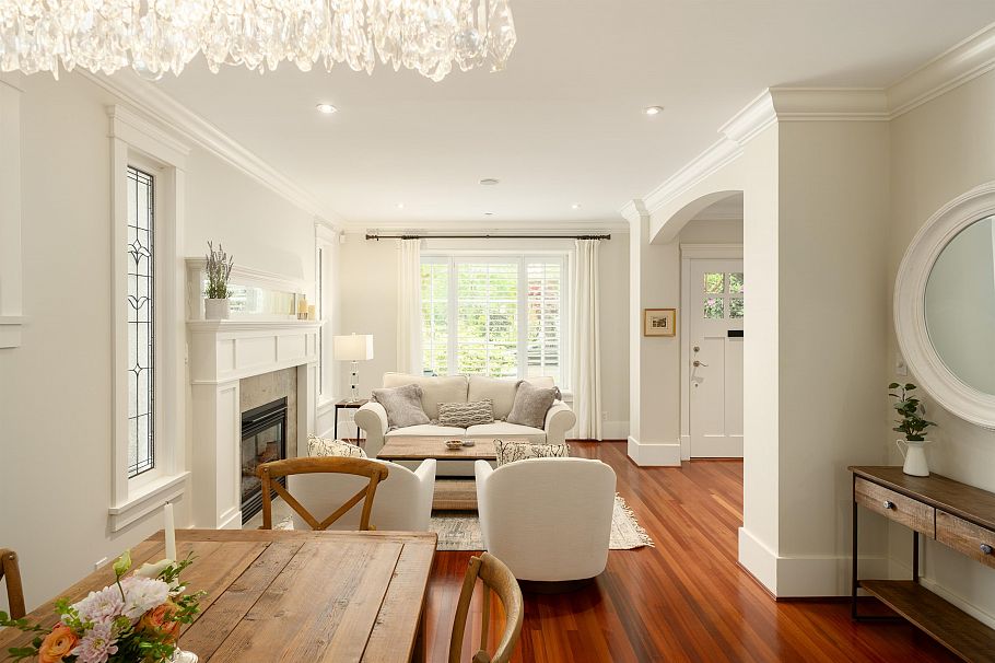 4275 W 14th Avenue Vancouver, BC - 8