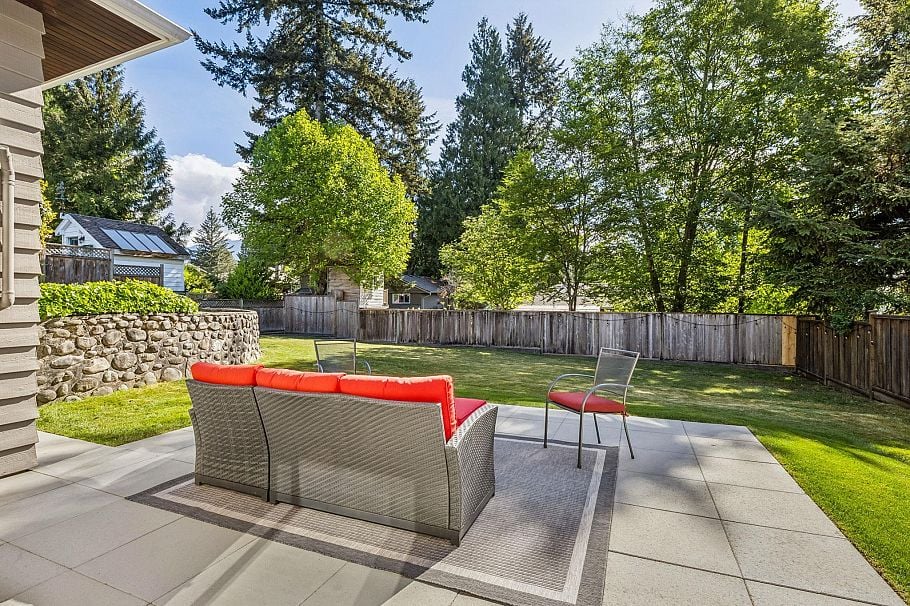 1256 Eastview Road North Vancouver, BC - 31