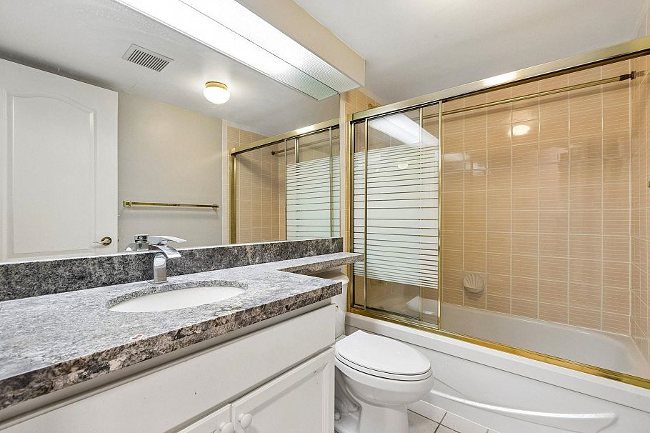 103 7580 Columbia Street Vancouver, BC - 14