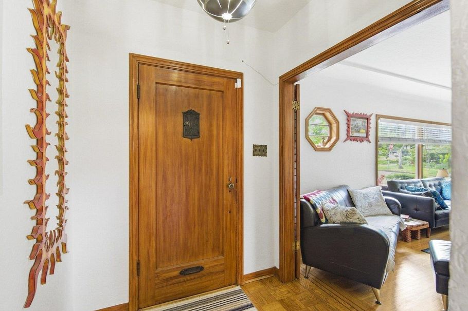 2506 W 15th Avenue Vancouver, BC - 3
