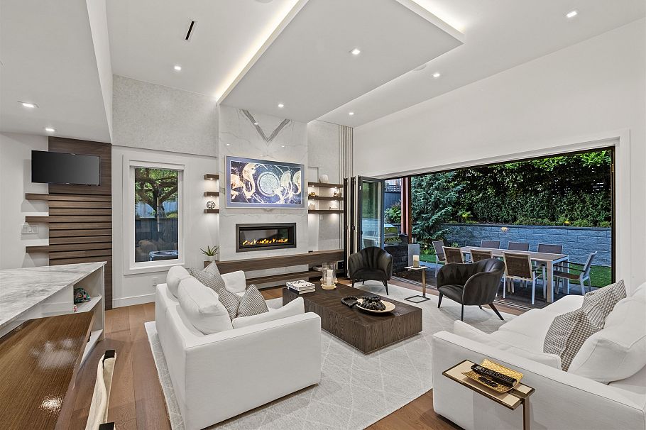 920 Melbourne Avenue North Vancouver, BC - 2