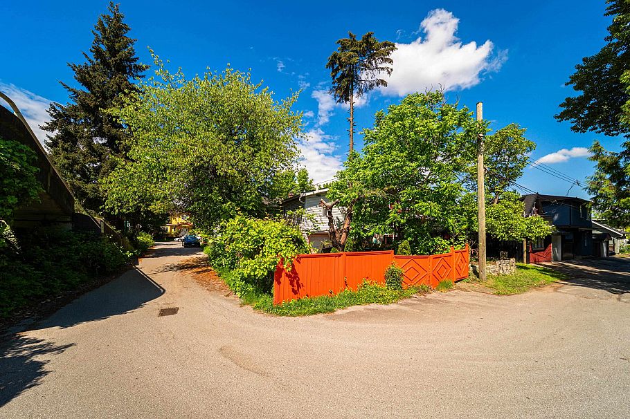 3446 William Street Vancouver, BC - 14