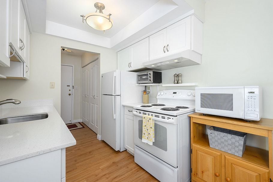 105 123 E 19th Street North Vancouver, BC - 9