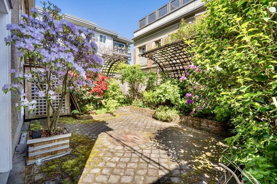 2305 W 3rd Avenue Vancouver, BC - 3