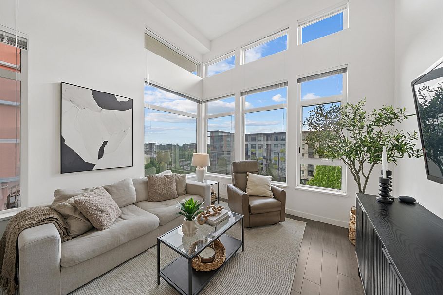 502 3263 Pierview Crescent Vancouver, BC - 2
