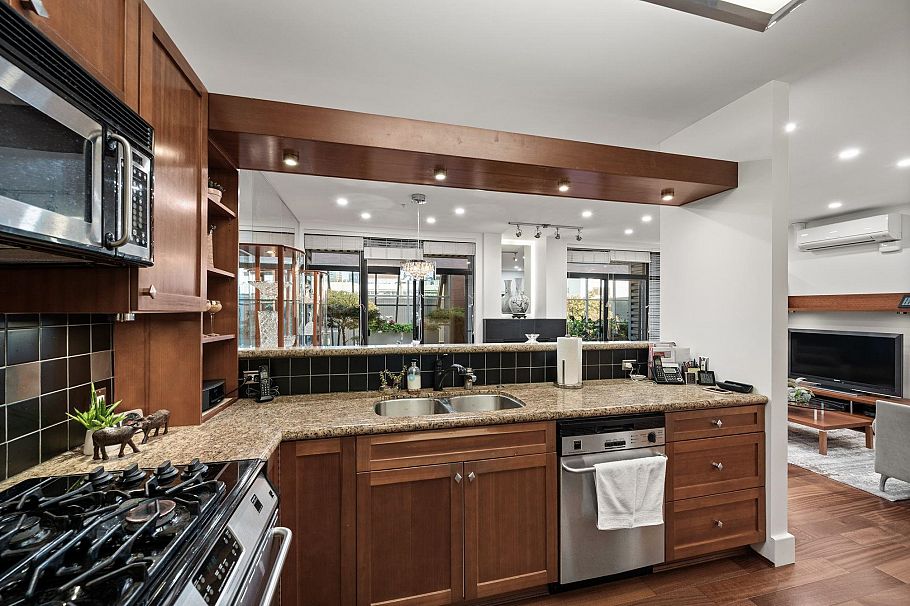 202 1750 W 2nd Avenue Vancouver, BC - 8