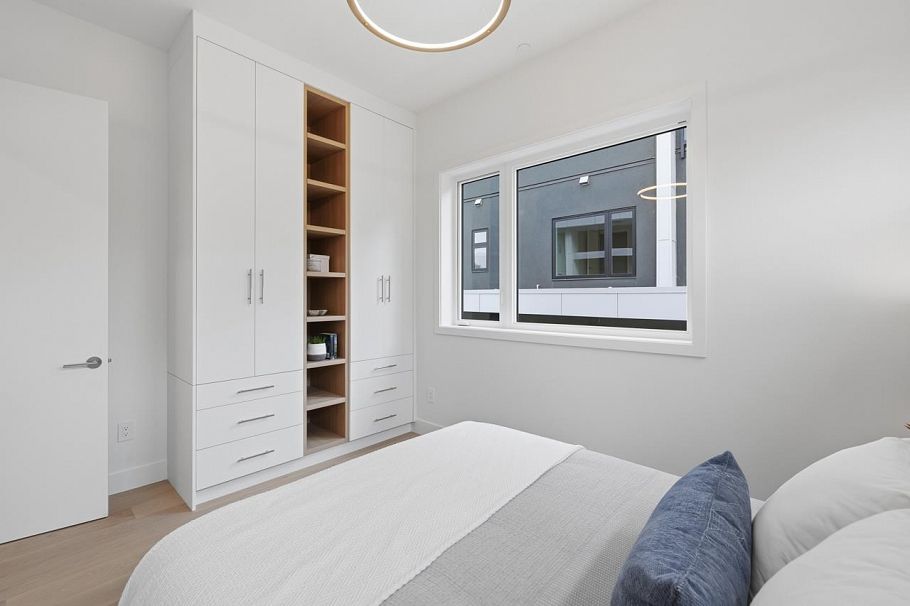 1 2509 Kitchener Street Vancouver, BC - 23