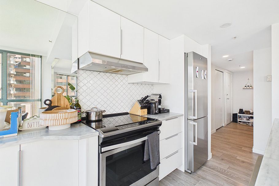 708 1188 Howe Street Vancouver, BC - 12