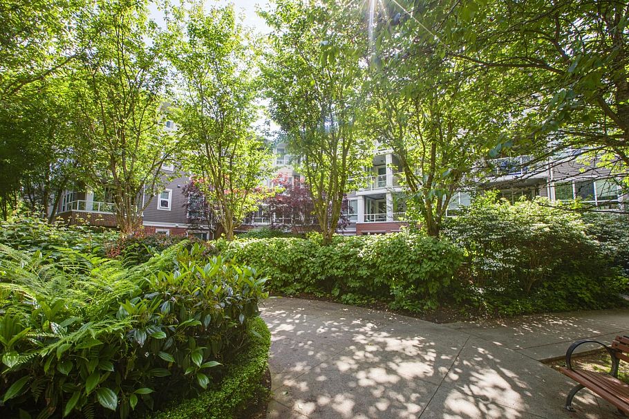 107 3551 Foster Avenue Vancouver, BC - 24