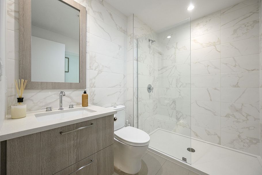 108 733 E 3rd Street North Vancouver, BC - 16