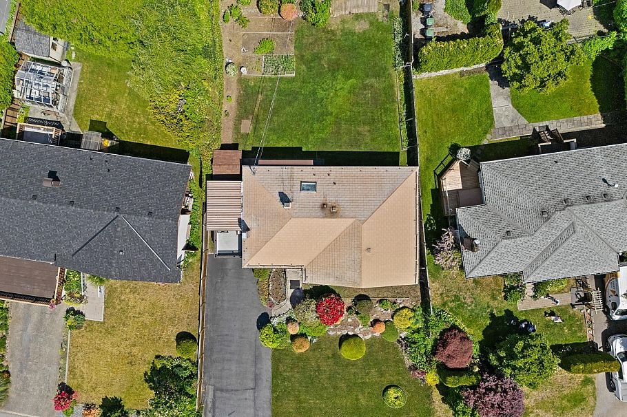 170 Carisbrooke Crescent North Vancouver, BC - 18