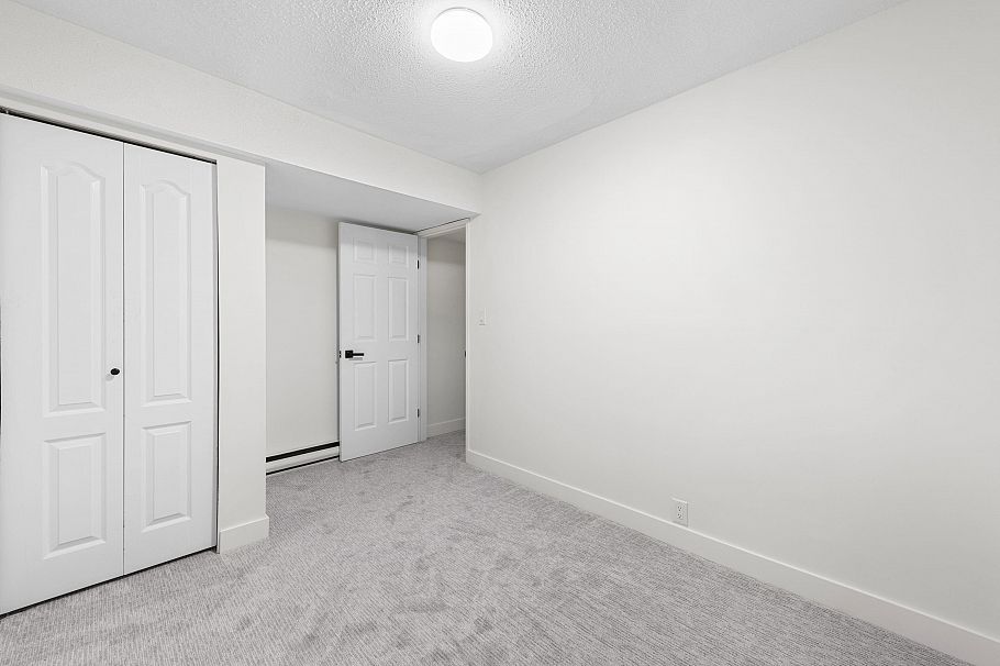 1777 Caledonia Avenue North Vancouver, BC - 23